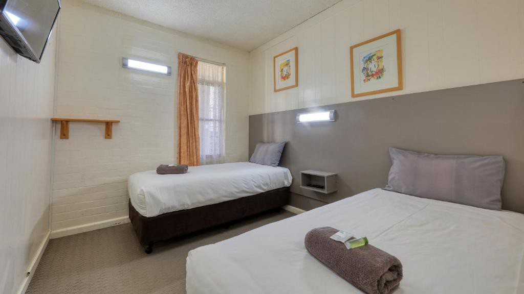 Bishops Lodge Narrandera Hospital Accommodation - Hospital Stays