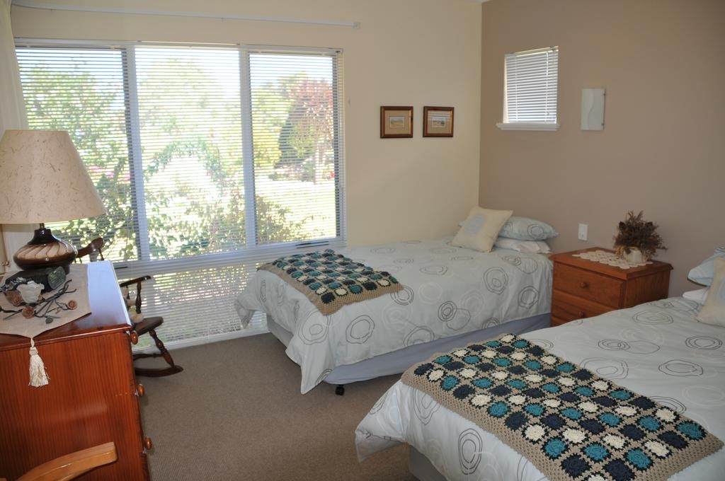 Glenelg on King Bed & Breakfast Hospital Accommodation - Hospital Stays