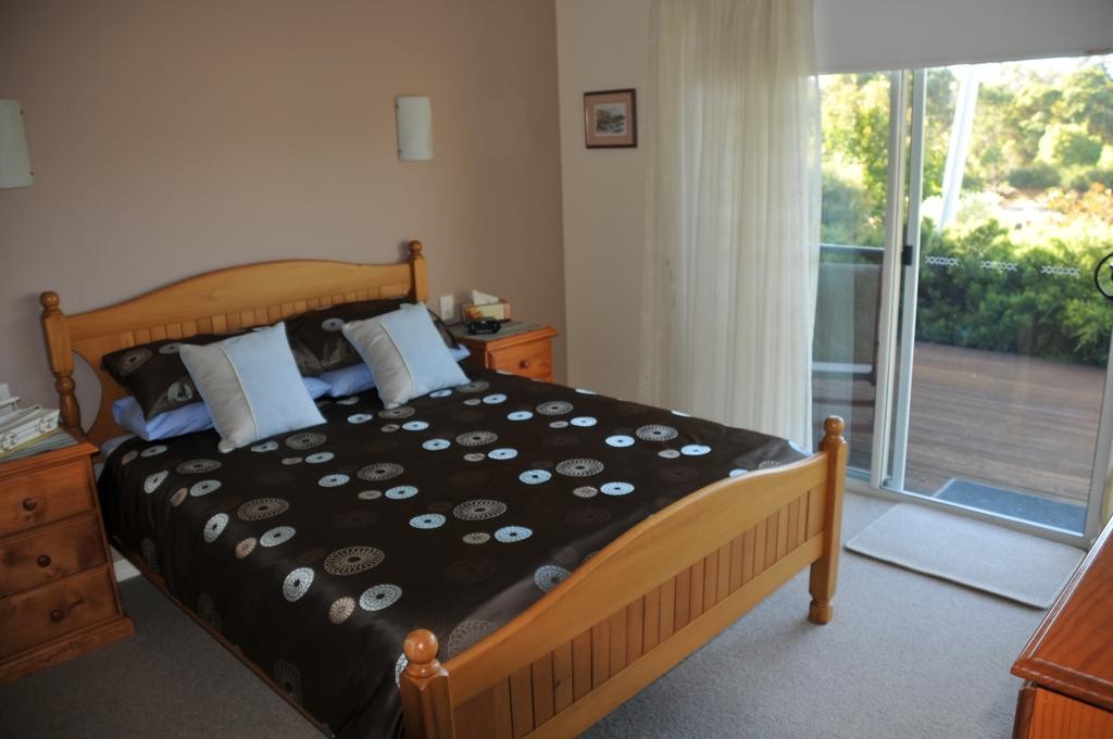 Glenelg on King Bed & Breakfast Hospital Accommodation - Hospital Stays